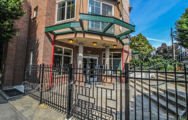 700 E Denny Way #503
