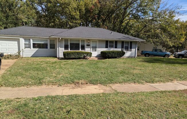 Welcome to Your Charming New Home in Florissant, MO!