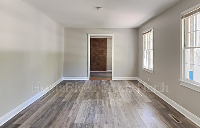 136 OLD MEADOWBROOK RD