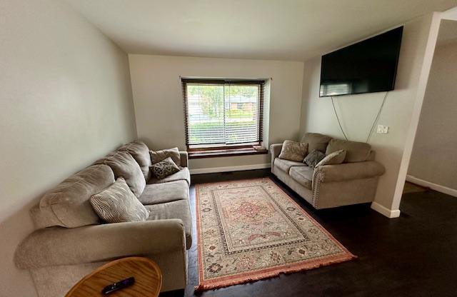 1140 GREENSFIELD DR