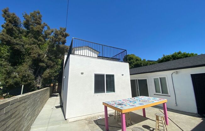 4BD/2BA w/ Rooftop Deck!