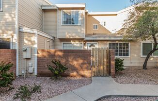 2 bed/2 bath Townhome in a great Mesa location!