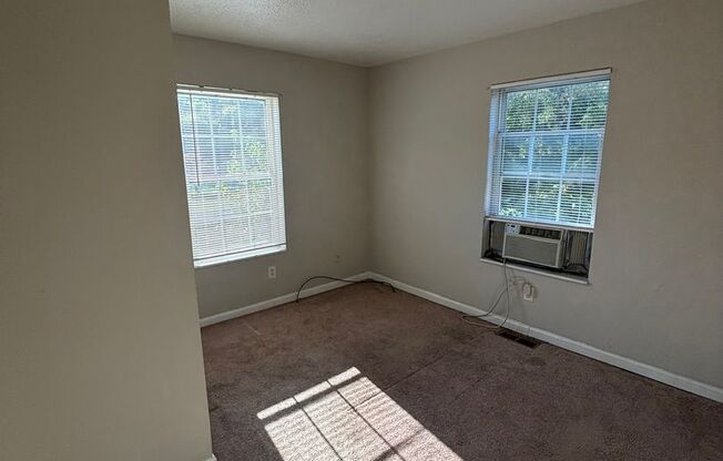 2 beds, 1 bath, $1,550