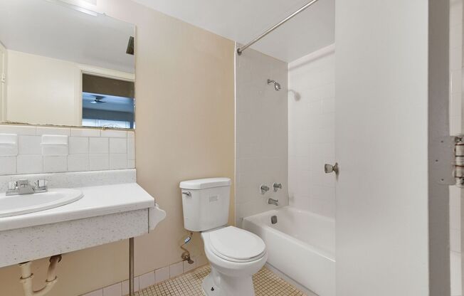 2 beds, 2 baths, 965 sqft, $1,045, Unit 20