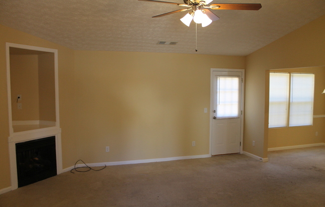 3 beds, 2 baths, $1,600