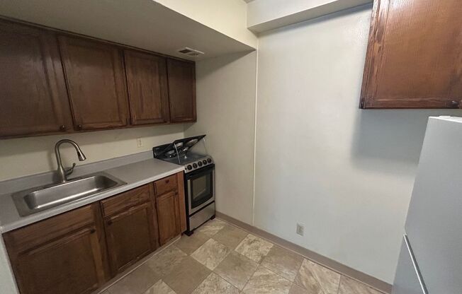 1 bed, 1 bath, $875, Unit 211
