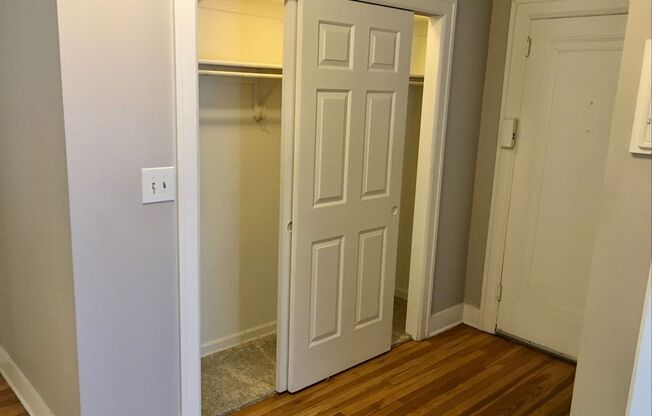 2 beds, 1 bath, 962 sqft, $1,525, Unit 1K