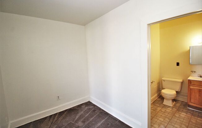 Studio, 1 bath, 15 sqft, $895, Unit #4