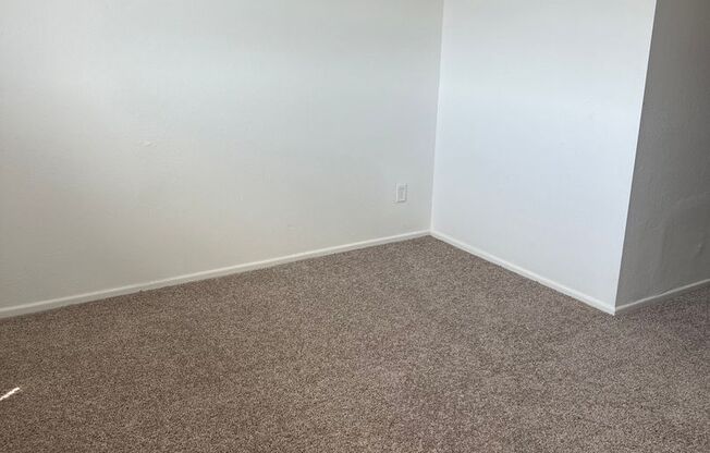 2 beds, 2 baths, 992 sqft, $1,800, Unit 15