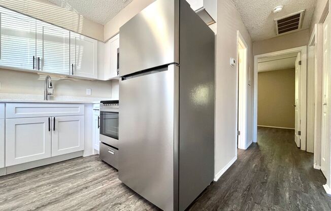 2 beds, 1 bath, 700 sqft, $1,699, Unit 4060-09