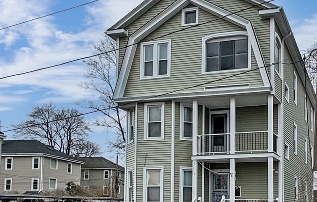 3 HENDERSON AVE