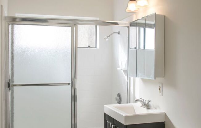 Studio, 1 bath, 344 sqft, $1,595, Unit 32