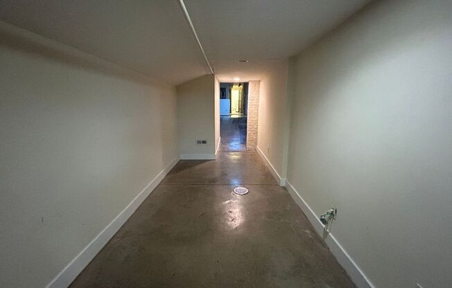 1 bed, 1 bath, 772 sqft, $1,100, Unit 104