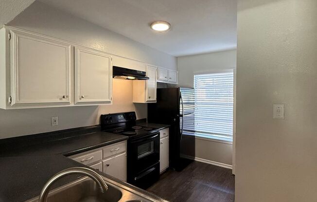 2 beds, 1.5 baths, 1,156 sqft, $1,250, Unit 15-1502