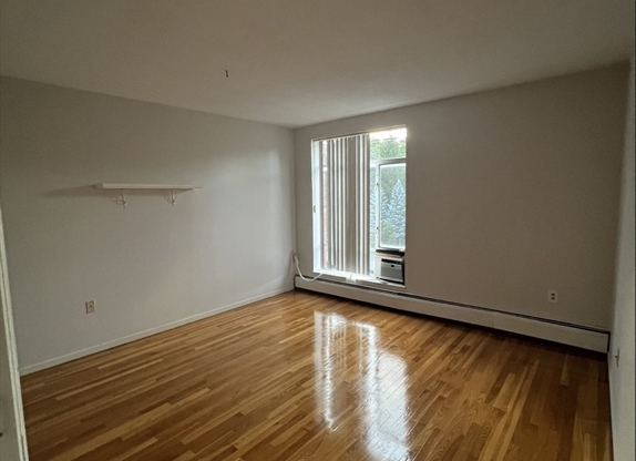 2 beds, 1 bath, 860 sqft, $2,700, Unit 414A