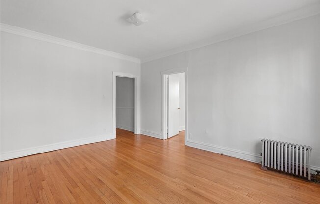 2453 N CLARK