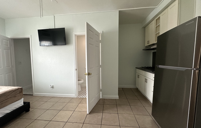 Studio, 1 bath, 190 sqft, $1,054.17, Unit 202