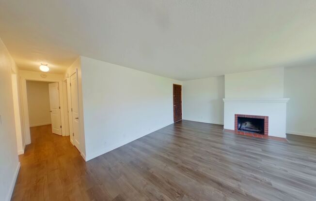 2 beds, 1.5 baths, 1,027 sqft, $1,625, Unit #10