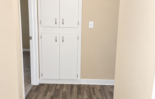 2 beds, 1 bath, $1,150, Unit 36