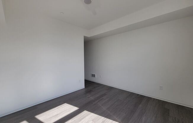 Studio, 1 bath, 317 sqft, $1,465, Unit 315