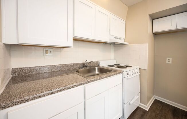 2 beds, 1 bath, 680 sqft, $1,375, Unit 113-010