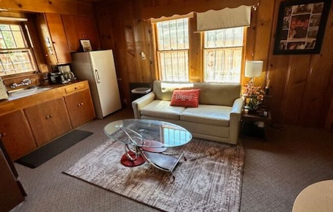 Cozy 2Bd Cabin! Available now for a 3-6 month lease! Call me today!