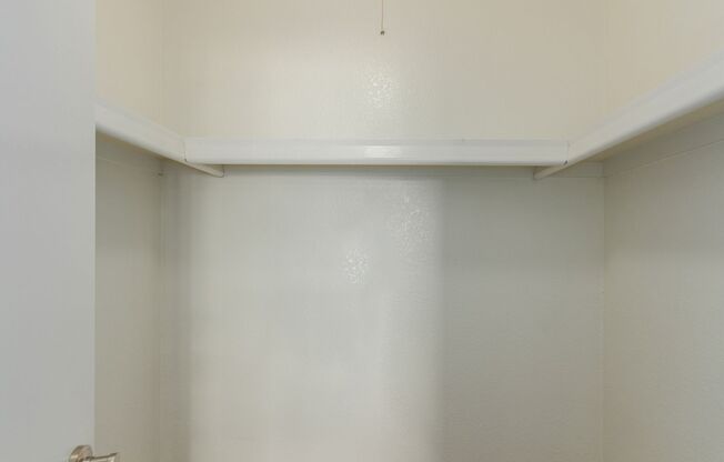 2 beds, 2 baths, 919 sqft, $1,675, Unit 1098