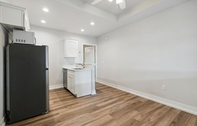 1 bed, 1 bath, $1,250