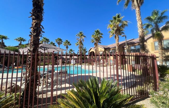 2nd floor Condo in Gate Community Near Sky Canyon