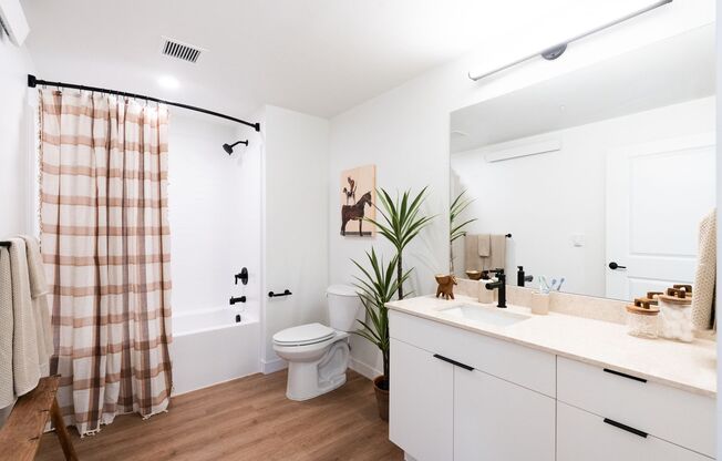2 beds, 2 baths, 1,035 sqft, $1,995, Unit 21113 - 225