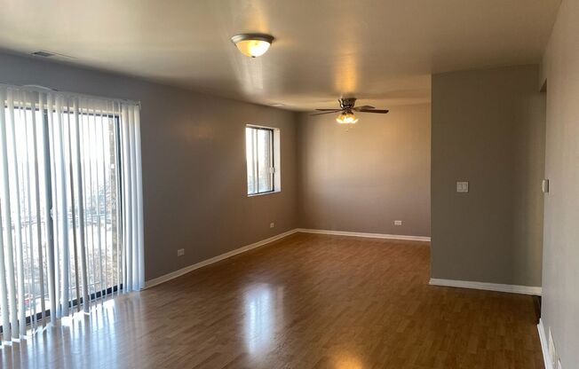 2 beds, 1 bath, 950 sqft, $1,700, Unit 2300#706