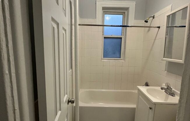 1 bed, 1 bath, $1,650, Unit 19