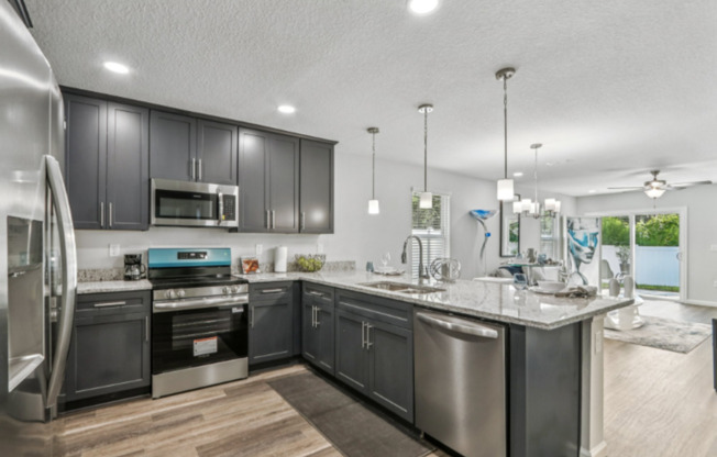 4 beds, 2 baths, 1,456 sqft, $1,899, Unit 5439