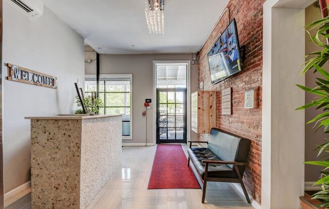 Studio, 1 bath, 430 sqft, $950, Unit Unit #3