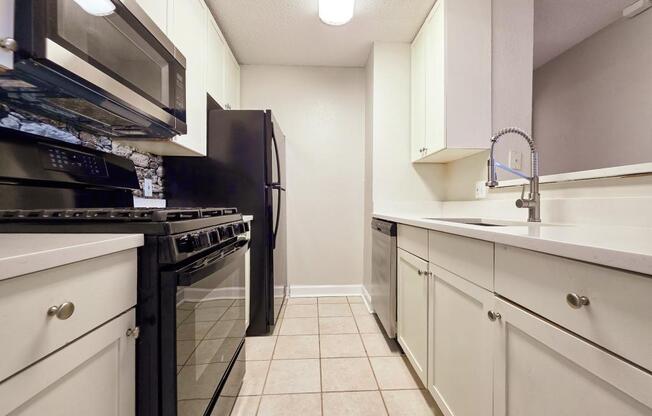 1 bed, 1 bath, 708 sqft, $1,625