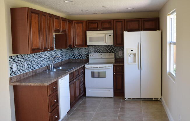 3 beds, 2 baths, $2,350