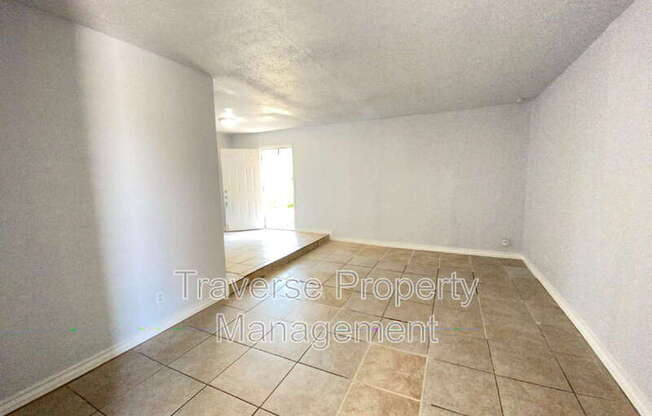 6812 TRL LK DR