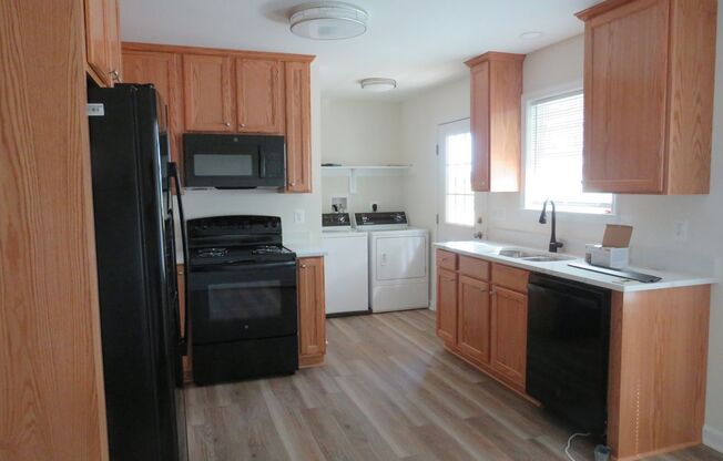 3 beds, 2 baths, $1,600