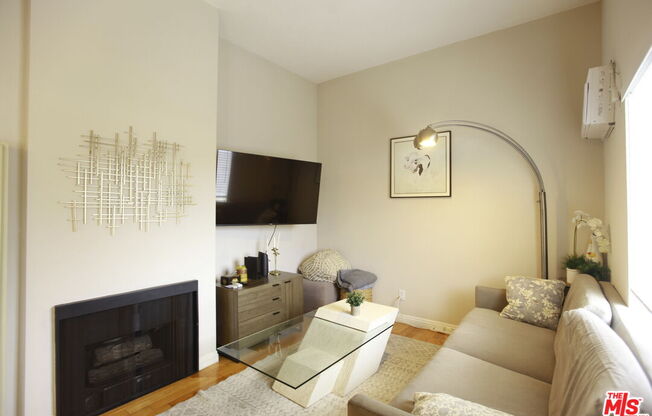 833 S ORANGE GRV AVE