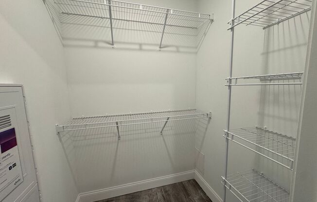 Studio, 1 bath, 345 sqft, $1,900, Unit 504