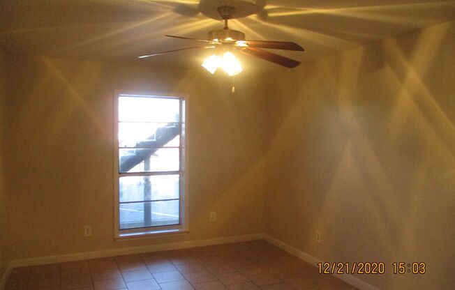 2 beds, 1 bath, 906 sqft, $1,109, Unit 729