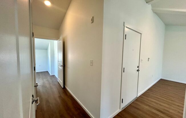 2 beds, 1 bath, 585 sqft, $2,295, Unit 5500-A