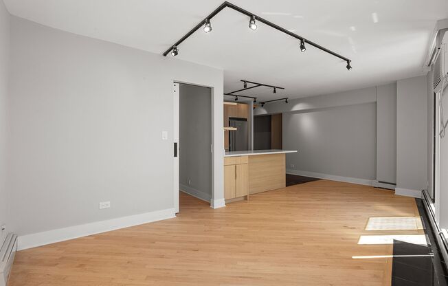 3 beds, 1.5 baths, 1,001 sqft, $3,400, Unit 28K