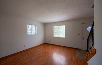 2 beds, 1 bath, $995, Unit 1985 B