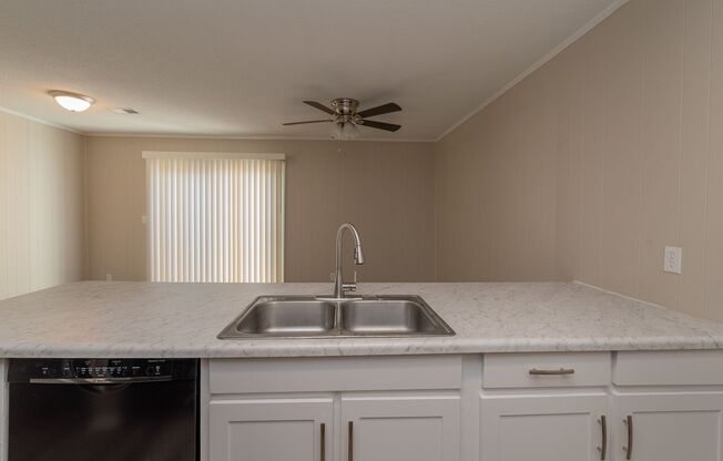 2 beds, 1 bath, $950, Unit Apt. A1