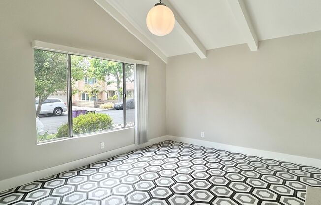 370 Obispo Ave Long Beach, CA 90814