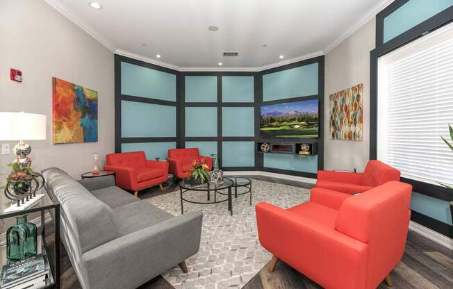 Clubhouse With Ample Sitting And Television at North Pointe Apartments, California, 95688