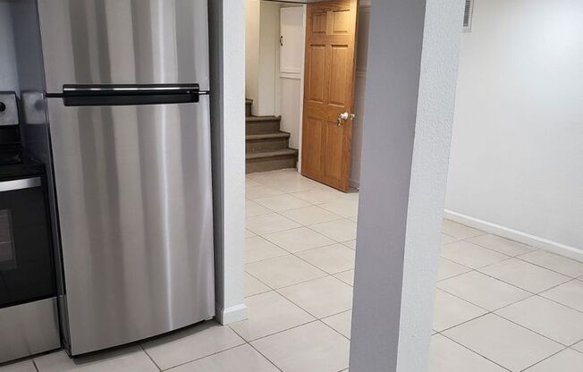 2 beds, 1 bath, $1,200, Unit PM-249-2 Unit B