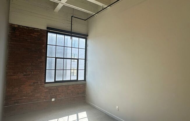 1 bed, 1 bath, 587 sqft, $1,440, Unit 504