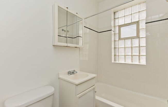 Studio, 1 bath, $1,195, Unit 214